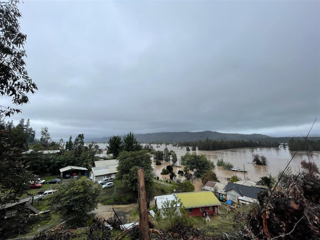 Muertos, desaparecidos y pueblos incomunicados en Chile por lluvias