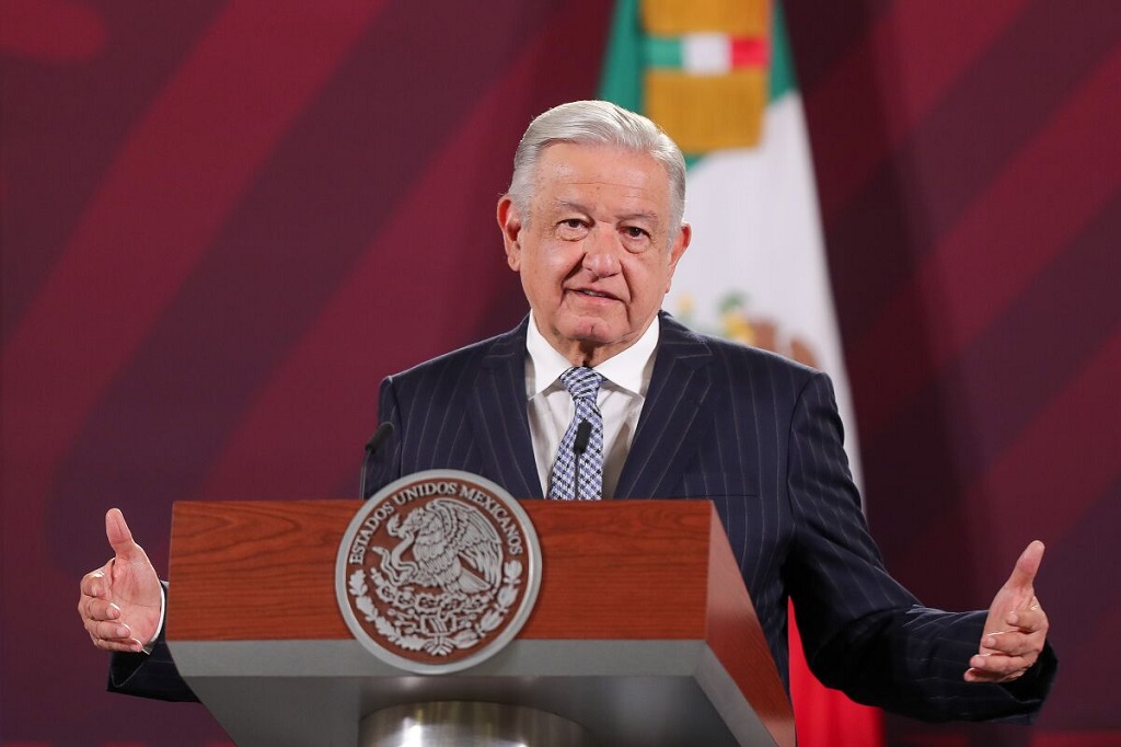 López Obrador califica de faramalla candidaturas de la oposición