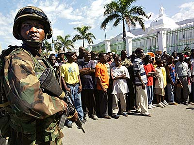 Posible despliegue de tropas en Haití divide opiniones