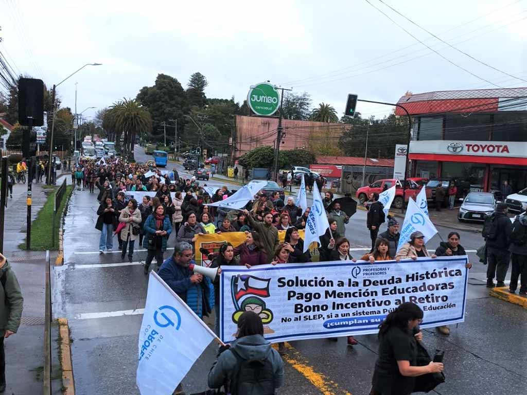 Docentes chilenos paralizarán labores durante 48 horas