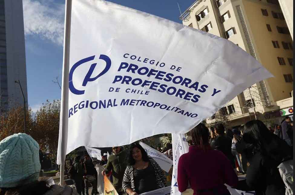 Profesores chilenos aguardan respuesta gubernamental a demandas