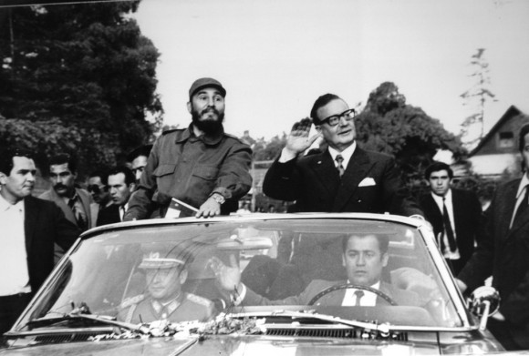 Fidel explica al pueblo cubano la lucha heroica de Allende en La Moneda