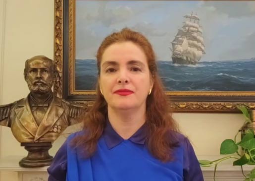 Renunció embajadora de Chile ante Reino Unido tras polémico proyecto