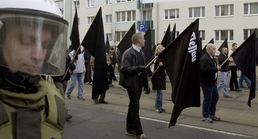 Prohíben en Alemania a grupo neonazi Hammerskins Deutschland