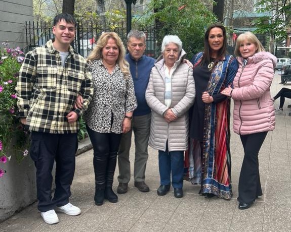 ¡En memoria de los deportistas! Diputada Marisela Santibáñez y Vladimiro Mimica se reúnen con esposas de los mundialistas del 62´para extender sus pensiones a ellas
