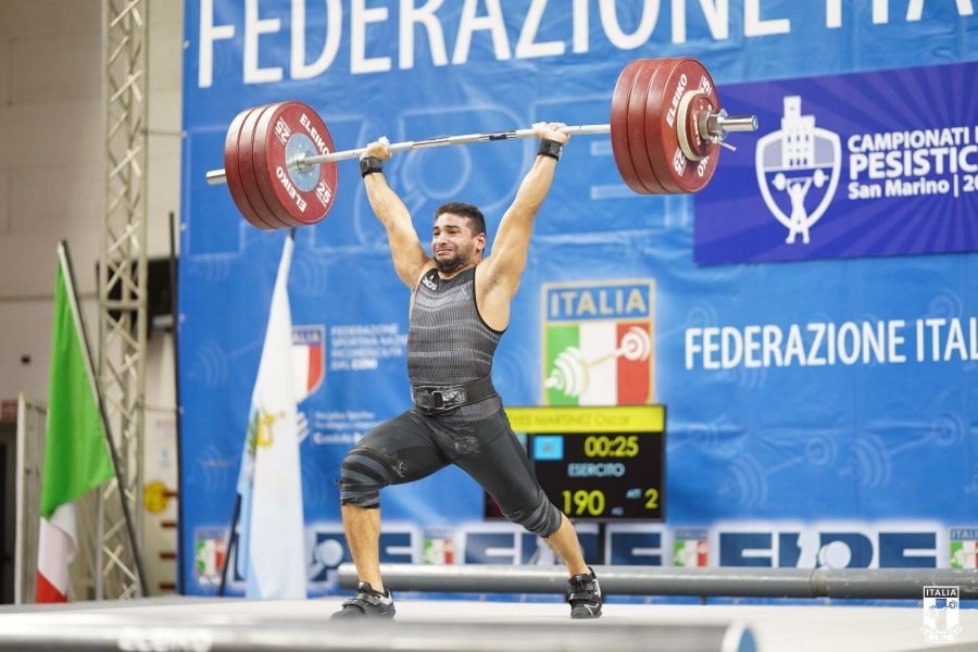 Italiano Reyes campeón de 81 kilogramos en Mundial de halterofilia