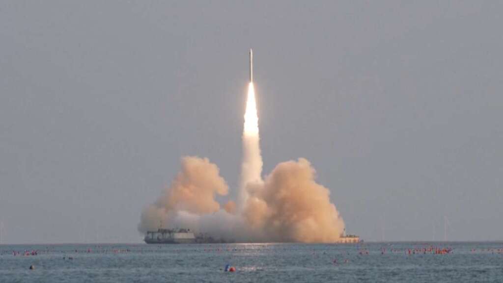 Por primera vez una empresa privada china lanza satélites desde una plataforma marítima