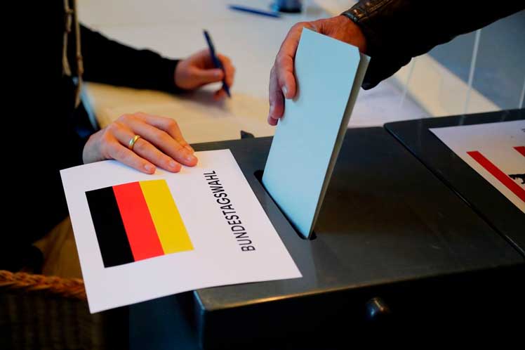 Cierran elecciones en Alemania con derrota de partido gobernante