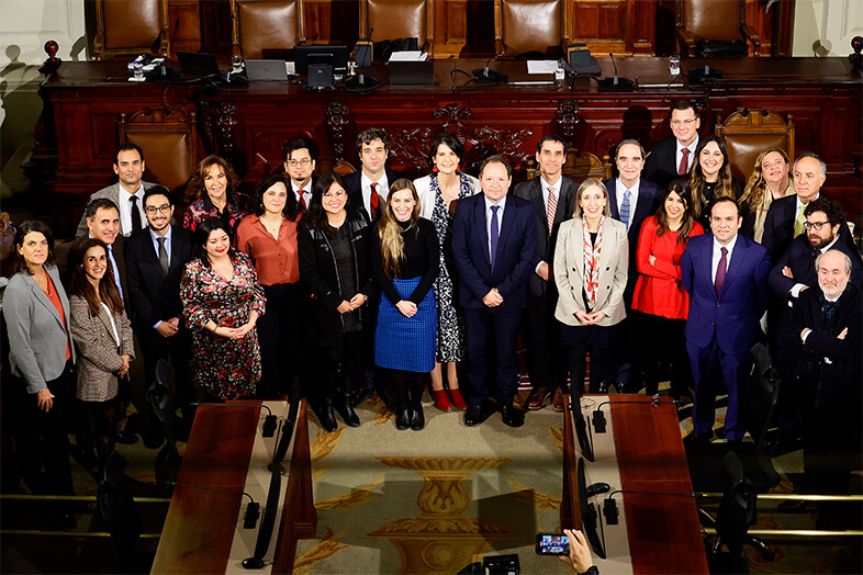 ¿Un proceso en peligro? La falta de consensos atasca el proyecto de Constitución en Chile