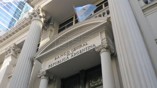 Milei insiste en cierre de Banco Central de Argentina