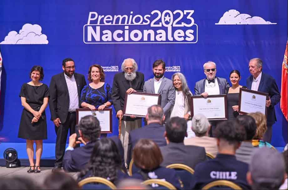 Entregaron en Chile Premios Nacionales a diversas personalidades