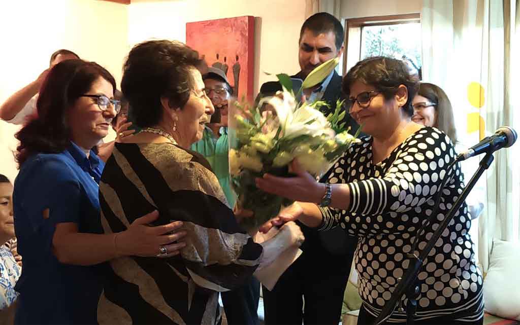 Cuba condecora a chilena Alicia Alfaro con distinción 23 de agosto