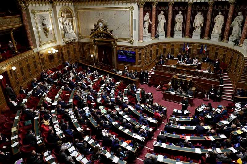 Luz verde a la constitucionalización del aborto en Francia