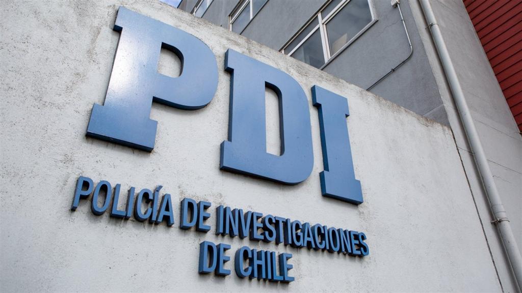Fiscalía decreta prisión preventiva contra exjefe policial de Chile