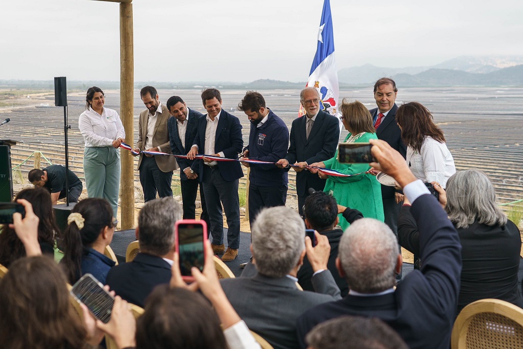 Nueva planta solar beneficiará a más de 136 mil hogares chilenos