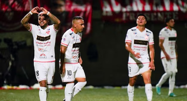Copiapó venció y abandonó el sótano en torneo chileno de fútbol