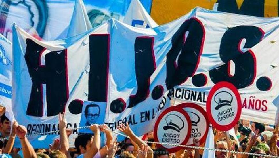 Agrupación argentina de derechos humanos denuncia ataque de partidarios de Milei a una integrante