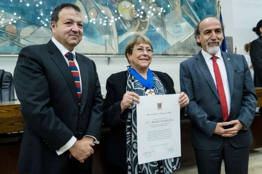Expresidenta Michelle Bachelet es distinguida con el grado de Doctora Honoris Causa por la Usach